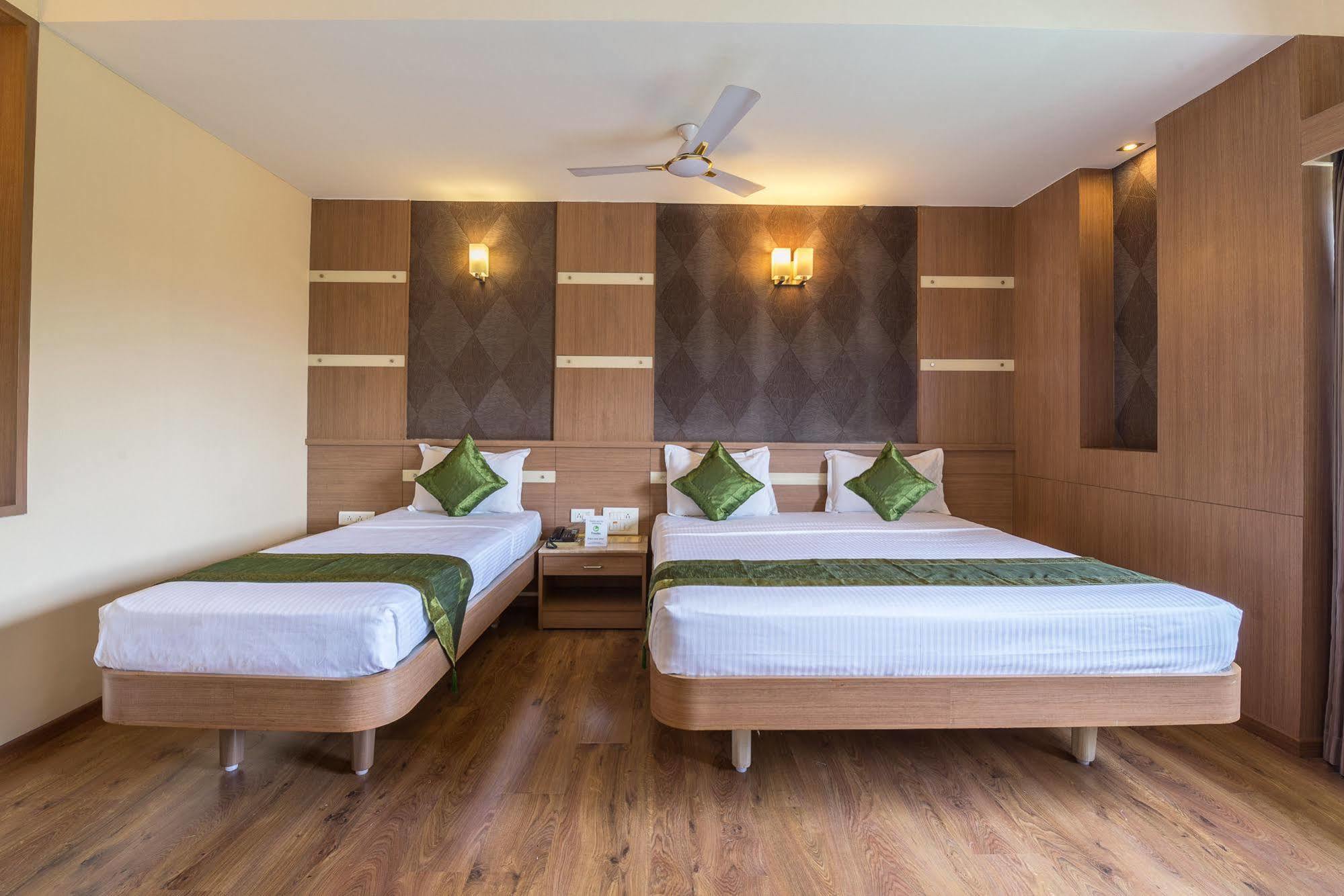 Treebo Ess Grande Hotel Coimbatore Exterior foto